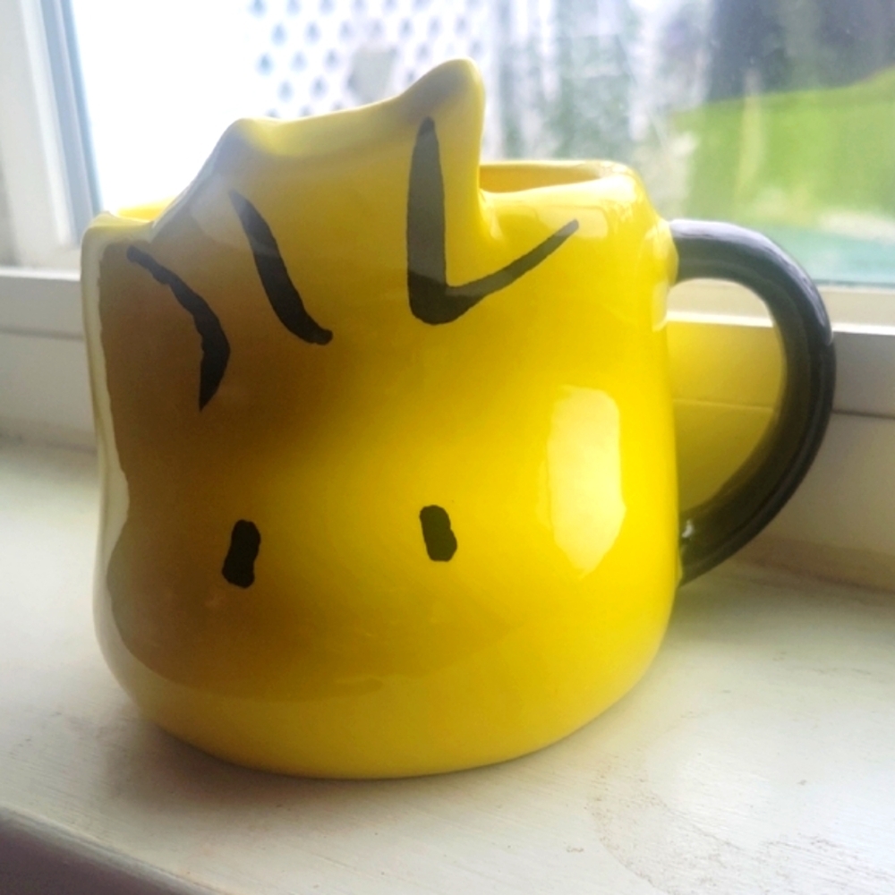 Peanuts 2003 Dolomite Yellow Ceramic Mug with Black Handle, 3" tall